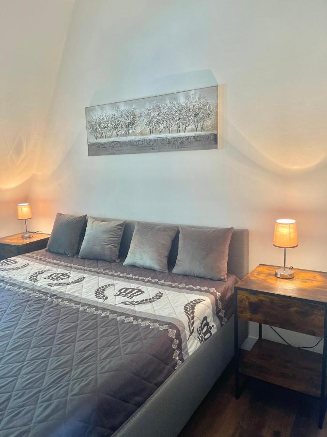 קרפלד City Apartment, Ferienwohnung 3 Zkdb, Balkon, Dachgeschoss, Naehe Duesseldorf מראה חיצוני תמונה